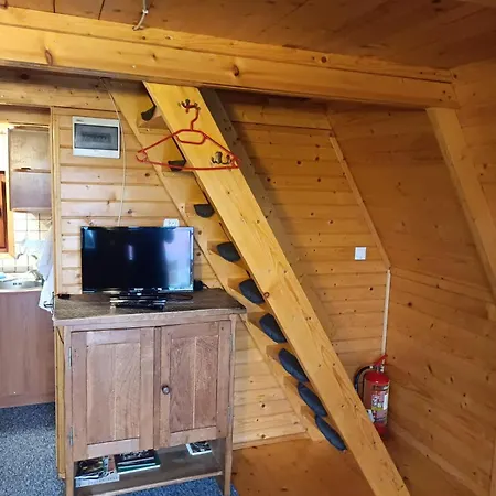 Zamek W Zasiegu Wzroku - *